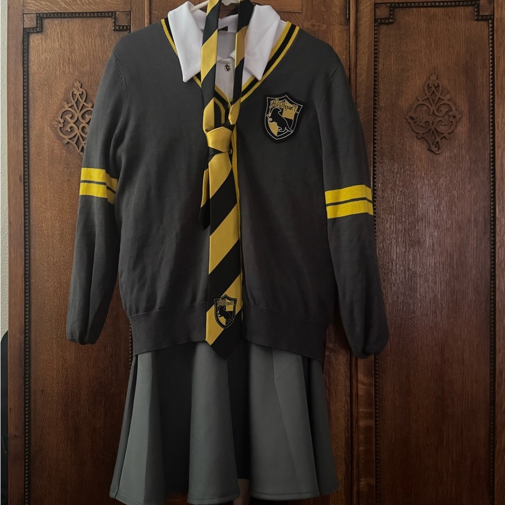 Warner Bros. Gray and Yellow Dress Set